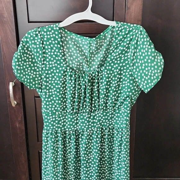 Green Floral Dot Summer Dress - Picture 2 of 6